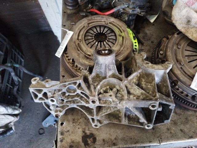 bontott AUDI A4 B6 Generátor Tartó Bak