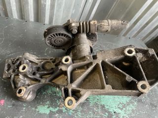 bontott AUDI A4 B6 Generátor Tartó Bak