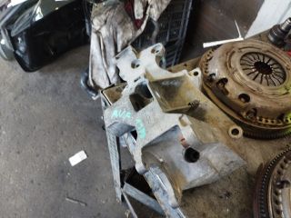 bontott AUDI A4 B6 Generátor Tartó Bak