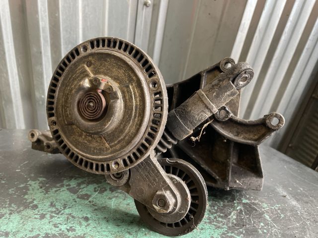 bontott AUDI A4 B6 Generátor Tartó Bak