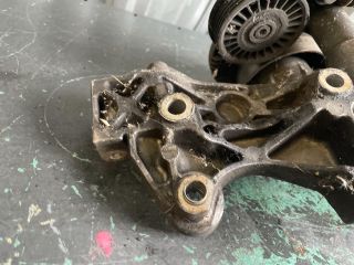 bontott AUDI A4 B6 Generátor Tartó Bak