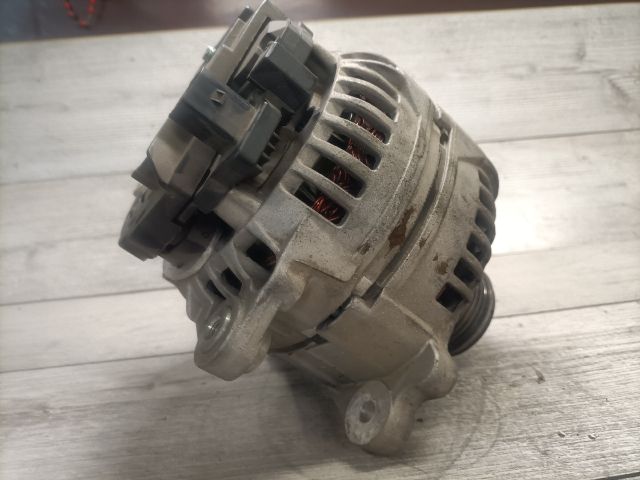 bontott AUDI A4 B6 Generátor