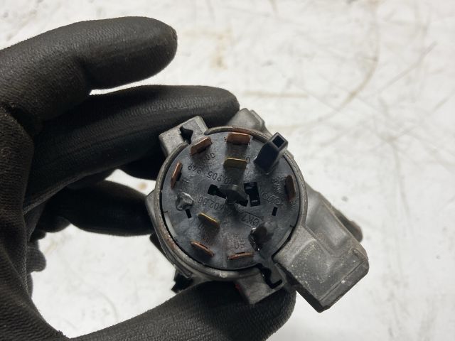 bontott AUDI A4 B6 Gyújtáskapcsoló Házzal