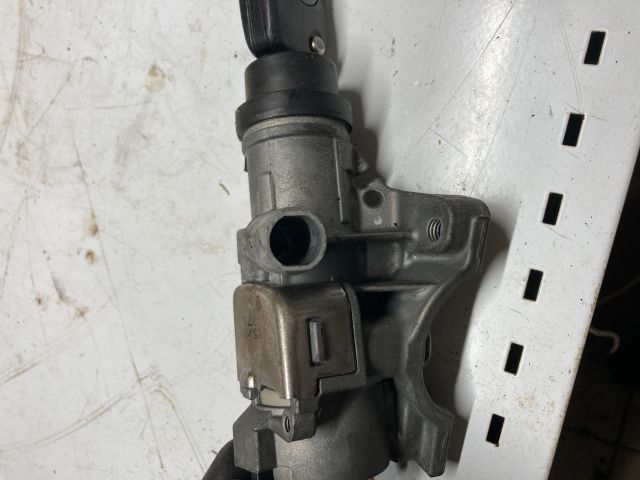 bontott AUDI A4 B6 Gyújtáskapcsoló Házzal