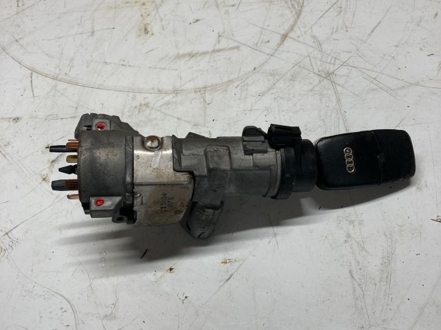 bontott AUDI A4 B6 Gyújtáskapcsoló Házzal