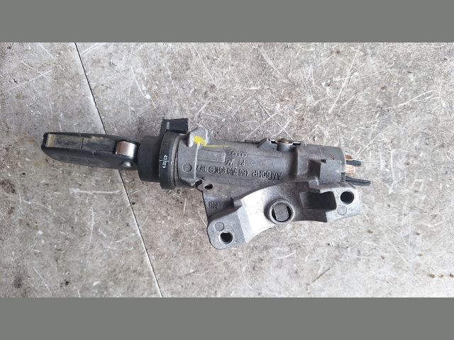 bontott AUDI A4 B6 Gyújtáskapcsoló Házzal