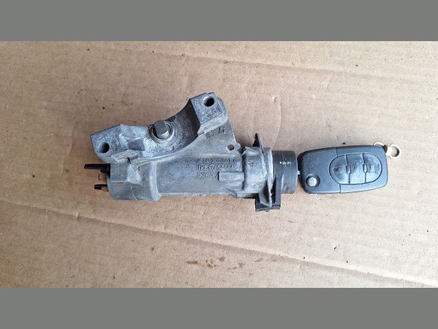 bontott AUDI A4 B6 Gyújtáskapcsoló Házzal