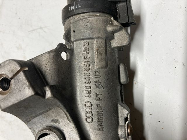 bontott AUDI A4 B6 Gyújtáskapcsoló Házzal
