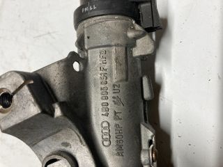 bontott AUDI A4 B6 Gyújtáskapcsoló Házzal