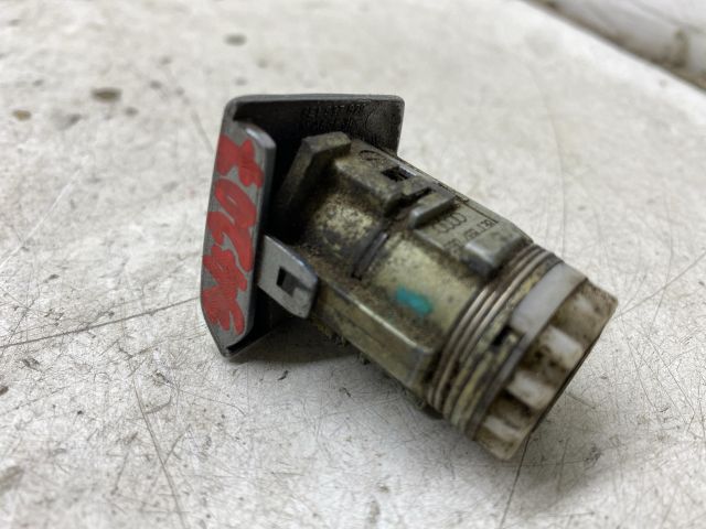 bontott AUDI A4 B6 Gyújtáskapcsoló