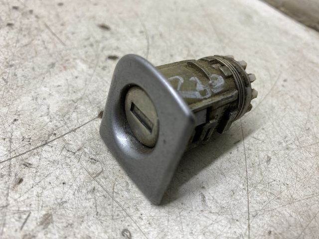 bontott AUDI A4 B6 Gyújtáskapcsoló