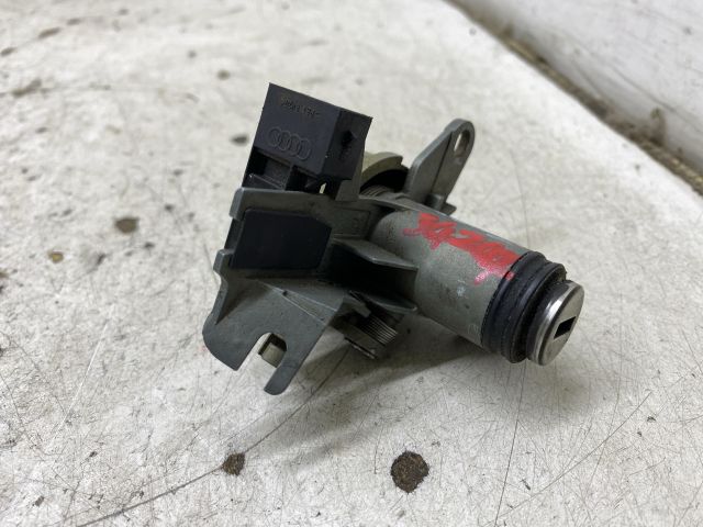 bontott AUDI A4 B6 Gyújtáskapcsoló