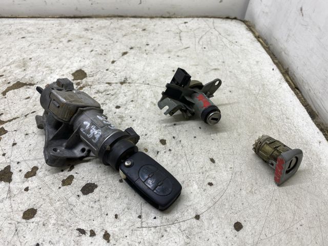 bontott AUDI A4 B6 Gyújtáskapcsoló