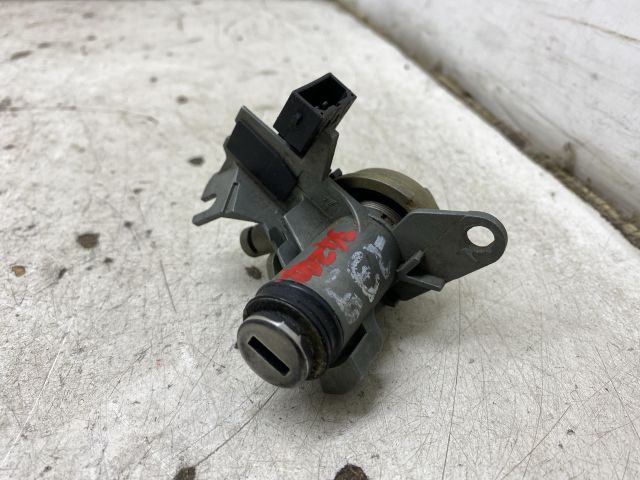 bontott AUDI A4 B6 Gyújtáskapcsoló