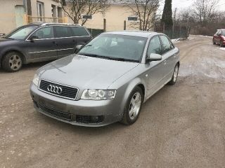 bontott AUDI A4 B6 Jobb első Féknyereg Munkahengerrel