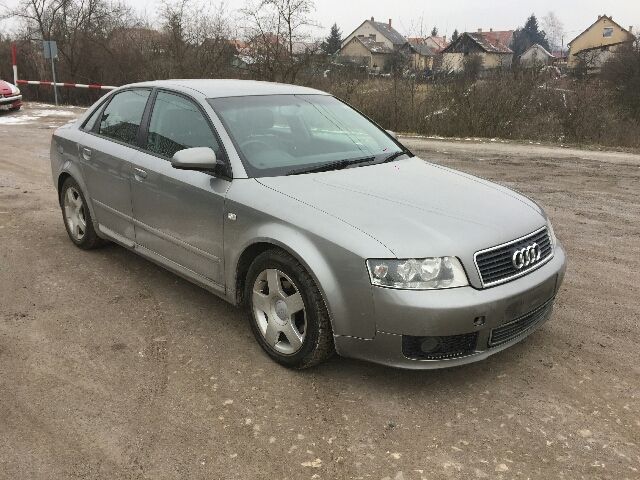 bontott AUDI A4 B6 Jobb első Féknyereg Munkahengerrel