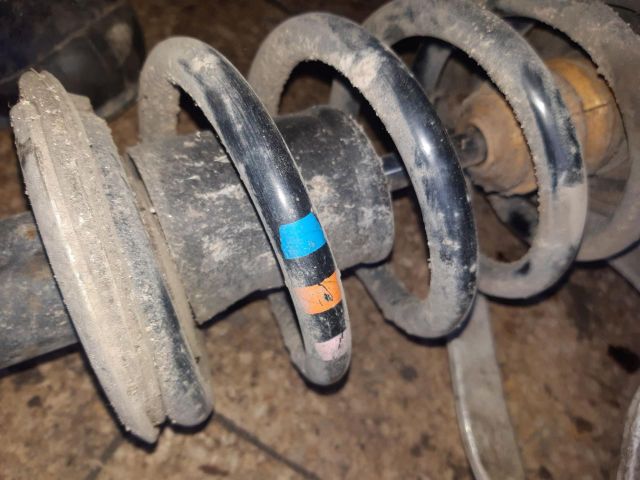 bontott AUDI A4 B6 Jobb első Lengéscsillapító