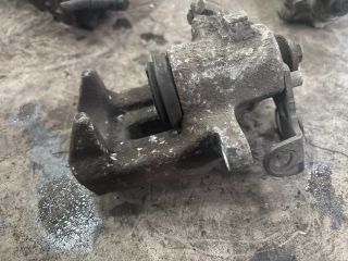 bontott AUDI A4 B6 Jobb hátsó Féknyereg Munkahengerrel