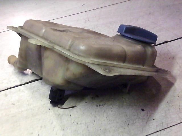 bontott AUDI A4 B6 Kiegyenlítő Tartály