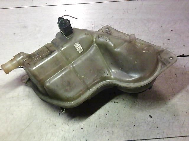 bontott AUDI A4 B6 Kiegyenlítő Tartály