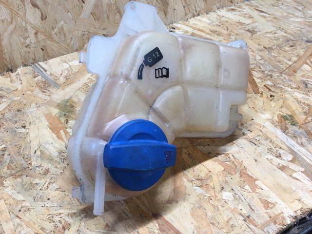 bontott AUDI A4 B6 Kiegyenlítő Tartály