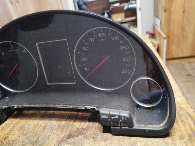 bontott AUDI A4 B6 Kilométeróra