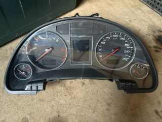 bontott AUDI A4 B6 Kilométeróra
