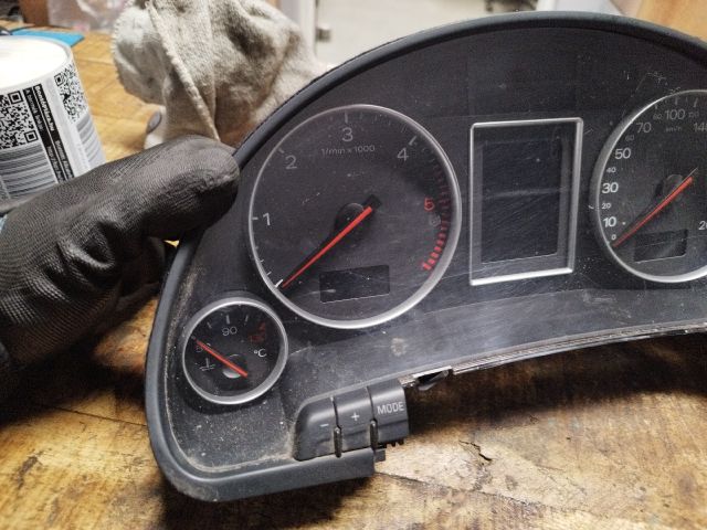 bontott AUDI A4 B6 Kilométeróra