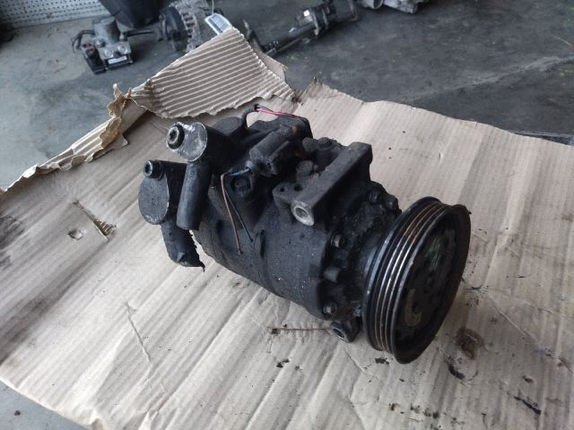 bontott AUDI A4 B6 Klímakompresszor