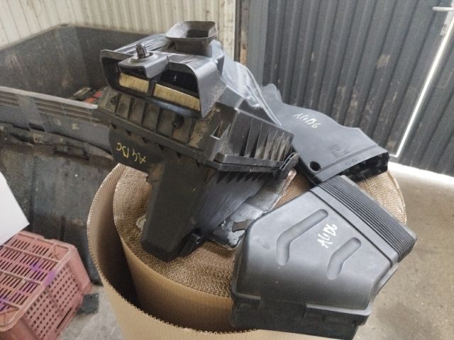 bontott AUDI A4 B6 Légszűrő Ház