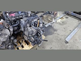 bontott AUDI A4 B6 Motor (Fűzött blokk hengerfejjel)