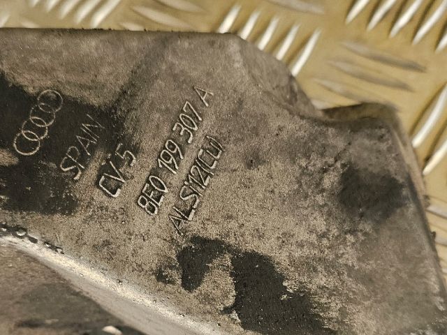 bontott AUDI A4 B6 Motor Tartó Bak Bal