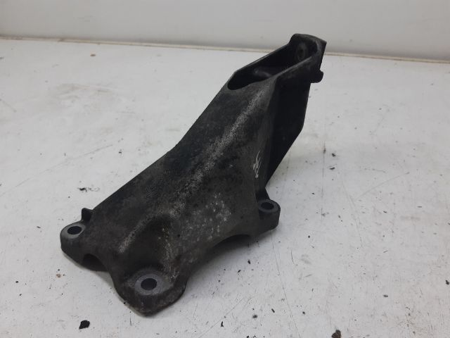 bontott AUDI A4 B6 Motor Tartó Bak Bal
