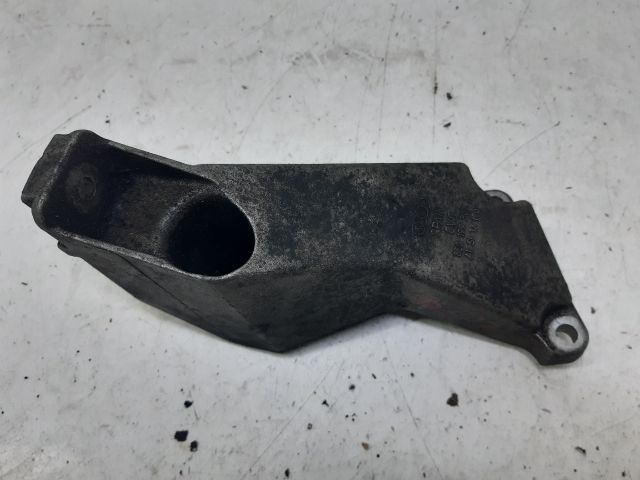 bontott AUDI A4 B6 Motor Tartó Bak Bal