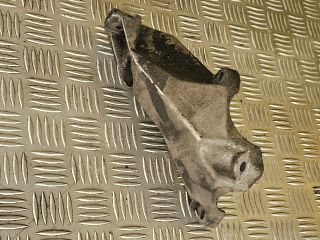 bontott AUDI A4 B6 Motor Tartó Bak Bal