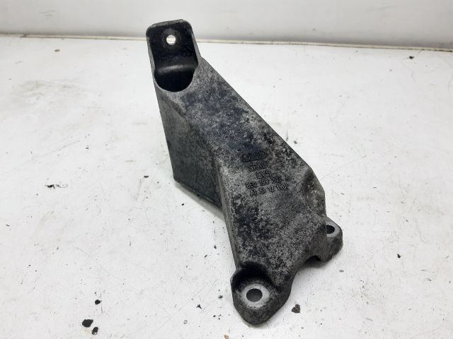 bontott AUDI A4 B6 Motor Tartó Bak Bal