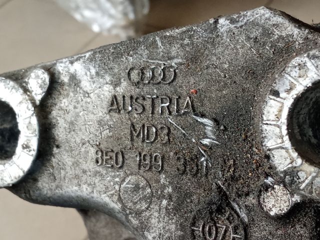 bontott AUDI A4 B6 Motor Tartó Bak (Pozíciófüggetlen)