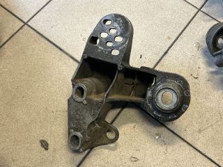bontott AUDI A4 B6 Motor Tartó Bak (Pozíciófüggetlen)