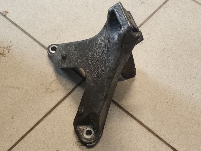 bontott AUDI A4 B6 Motor Tartó Bak (Pozíciófüggetlen)