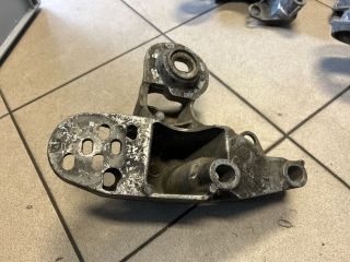 bontott AUDI A4 B6 Motor Tartó Bak (Pozíciófüggetlen)