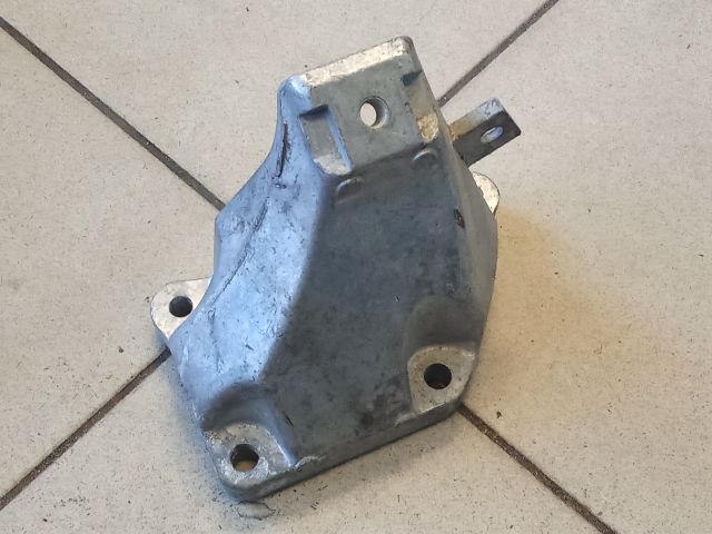 bontott AUDI A4 B6 Motor Tartó Bak (Pozíciófüggetlen)