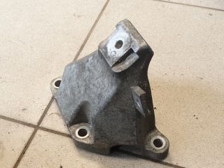 bontott AUDI A4 B6 Motor Tartó Bak (Pozíciófüggetlen)