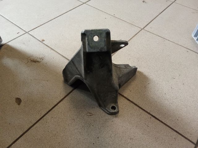 bontott AUDI A4 B6 Motor Tartó Bak (Pozíciófüggetlen)