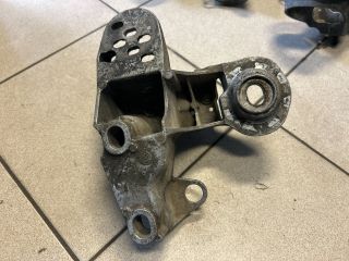 bontott AUDI A4 B6 Motor Tartó Bak (Pozíciófüggetlen)