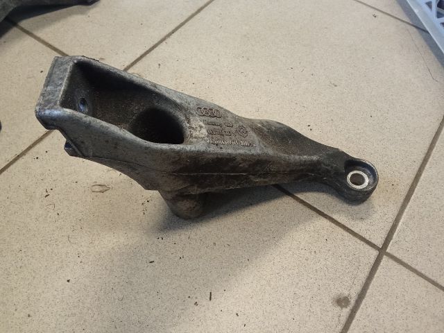 bontott AUDI A4 B6 Motor Tartó Bak (Pozíciófüggetlen)
