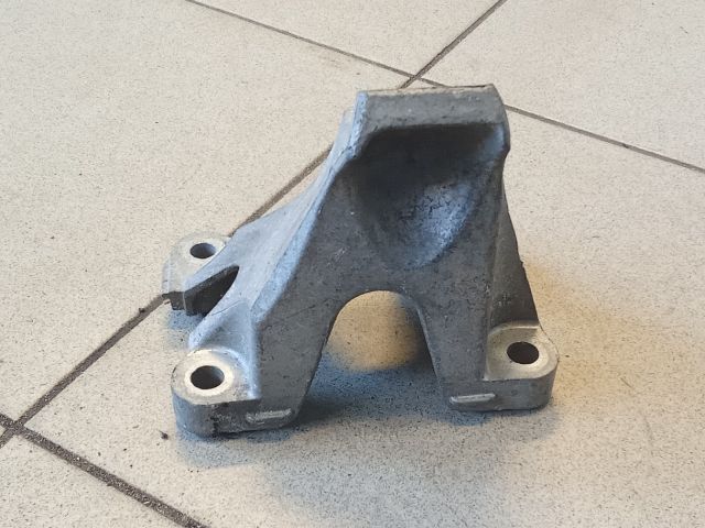 bontott AUDI A4 B6 Motor Tartó Bak (Pozíciófüggetlen)