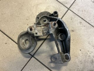 bontott AUDI A4 B6 Motor Tartó Bak (Pozíciófüggetlen)