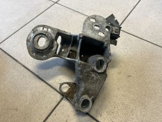 bontott AUDI A4 B6 Motor Tartó Bak (Pozíciófüggetlen)