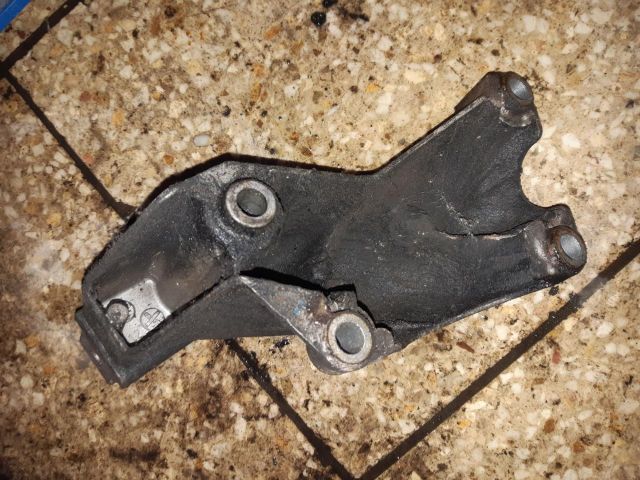 bontott AUDI A4 B6 Motor Tartó Bak (Pozíciófüggetlen)