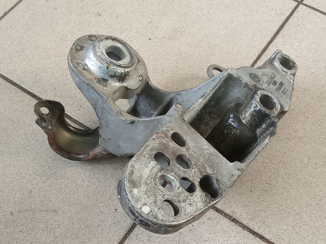 bontott AUDI A4 B6 Motor Tartó Bak (Pozíciófüggetlen)